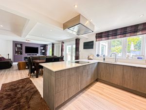 Photo 27- click for photo gallery